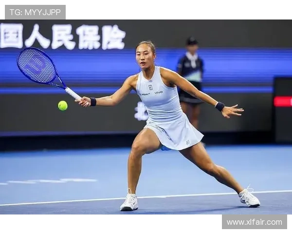 郑钦文积极备战中网赛场 赛前热身训练展现良好竞技状态 郑钦文积极备战中网赛场 赛前热身训练展现良好竞技状态