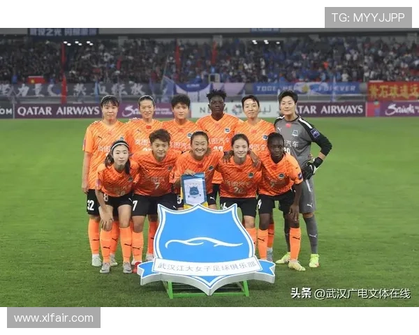 武汉女足上半场补时阶段失误被扳平浪费机会遭遇惩罚的教训